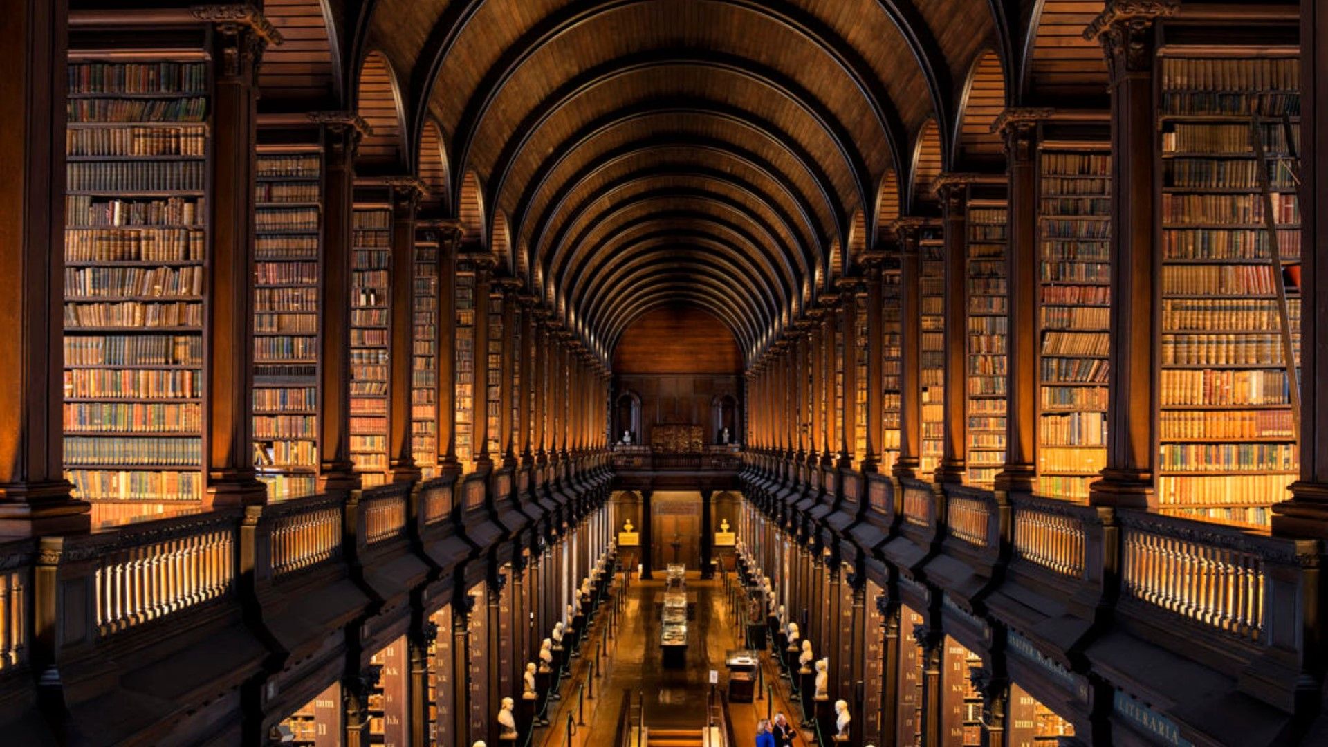 Trinity College_Long Room_Book of Kells (Custom)