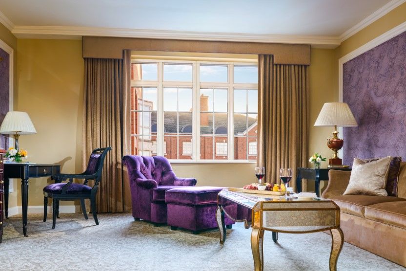 One Bedroom Suite Lounge (Custom)