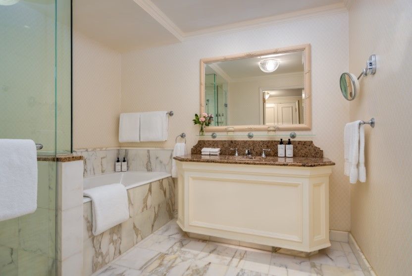 Single Vanity Bathroom (Custom)