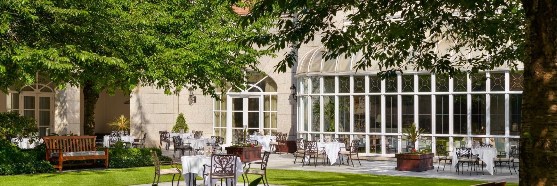 Courtyard Dining_Garden Terrace (Custom)