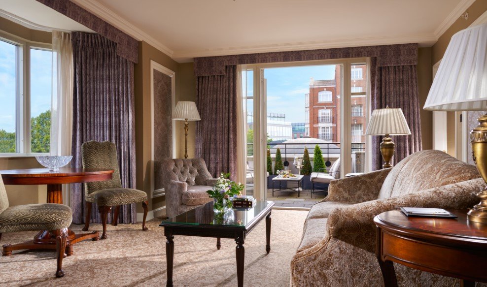 Suite lounge fl px custom www.intercontinentaldublin.ie