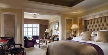 InterContinental Dublin | Dublin | Suite Retreat | The Junior Suite exudes a timeless elegance combined with a warm residential feel. Elegant, furnishings, deluxe amenities.